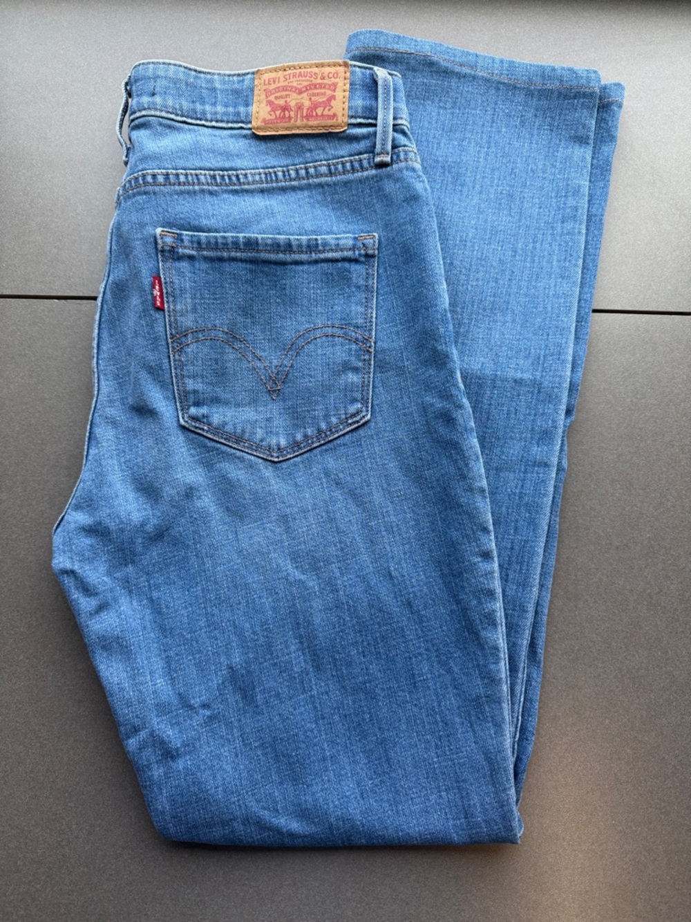 Levi’s 525 perfect waist straight stretchy jeans